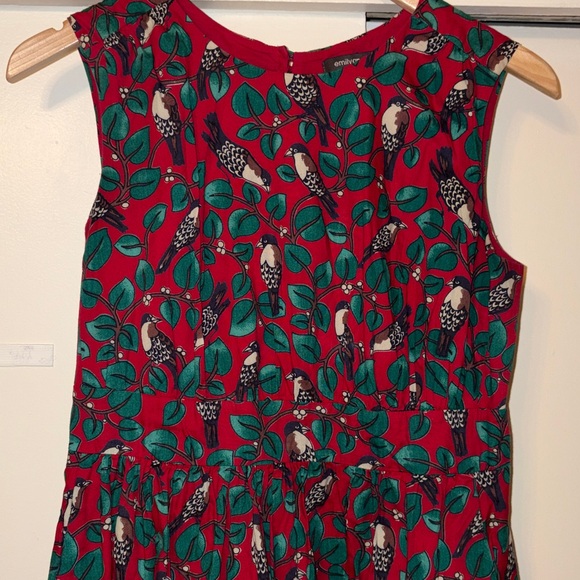 Emily and Fin Red Bird Print Dress with Green Leaves
Size M UK 12 Fully Lined - Picture 6 of 13